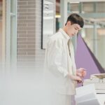 Jin Ho-eun Instagram - 별들의 똥을 치우는 별별 사람들의 이야기. 오늘 밤 tvN 10:40 모두 별똥별 하시길! 💫
