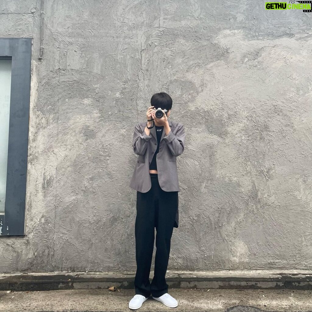 Jin Ho-eun Instagram - 😁📸😖