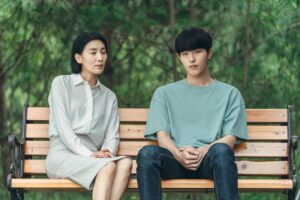 Jin Ho-eun Instagram - 그리움만으로도 사람은 죽을 수 있다. 그런데도 우리는 매일매일 그리워할 기억을 차곡차곡 쌓아가고 있다. 사랑하는 오매라 안녕.