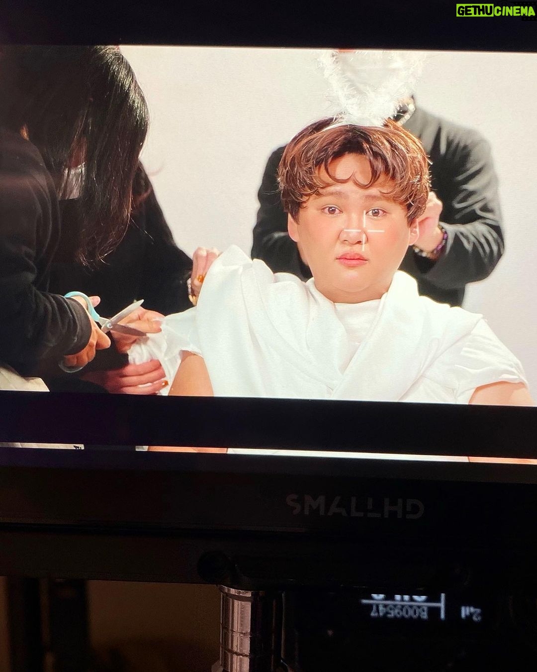 JinJin Instagram - . . 見習い天使くん👼きゅるるん🥺(?) この度GReeeeNさんの新曲「流星のカケラ」のMV脚本&出演をさせていただきました。 GReeeeNさんの曲は学生時代から聴かせてもらってたというのもあり僕にとっての青春であり、その上GReeeeNさんの曲の公式MVをまさか脚本し出演させていただけるとは1ミリも思っていなかったので感動と同時に未だに何かのドッキリなんじゃないか?と思っている所存です。 本当に素敵な曲なのでみなさん聴いてください。いや聴け‼️(言いすぎやろ)