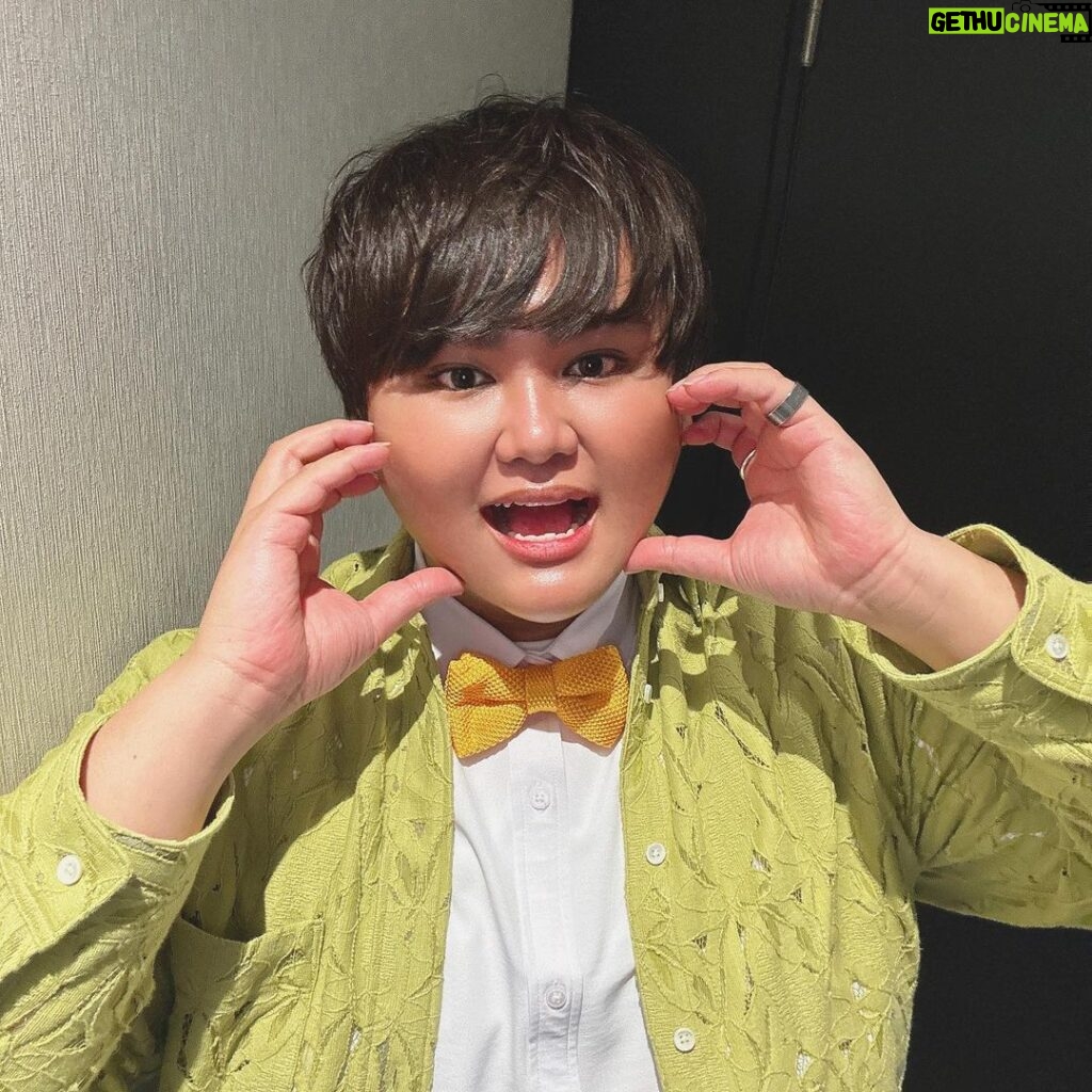 JinJin Instagram - 都内で1番蝶ネクタイ似合ってる自信あるもん‼️🌏🎶
