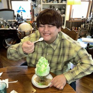 JinJin Instagram - 函館旅行楽しさと引き換えに 新たにニキビと贅肉を 受け取ることができました💚🫶 はぁ^ ^; . .