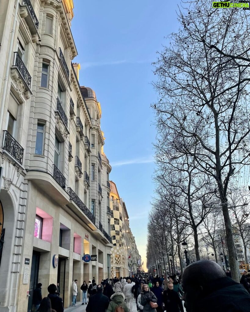 Jirawat Sutivanichsak Instagram - Paris, France