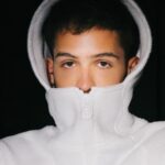 João Guilherme Ávila Instagram - @filadelfio está com uma seleção de peças especiais para vocês 💓, e eu já tenho tudo. O link ta na bio deles, garante!!!