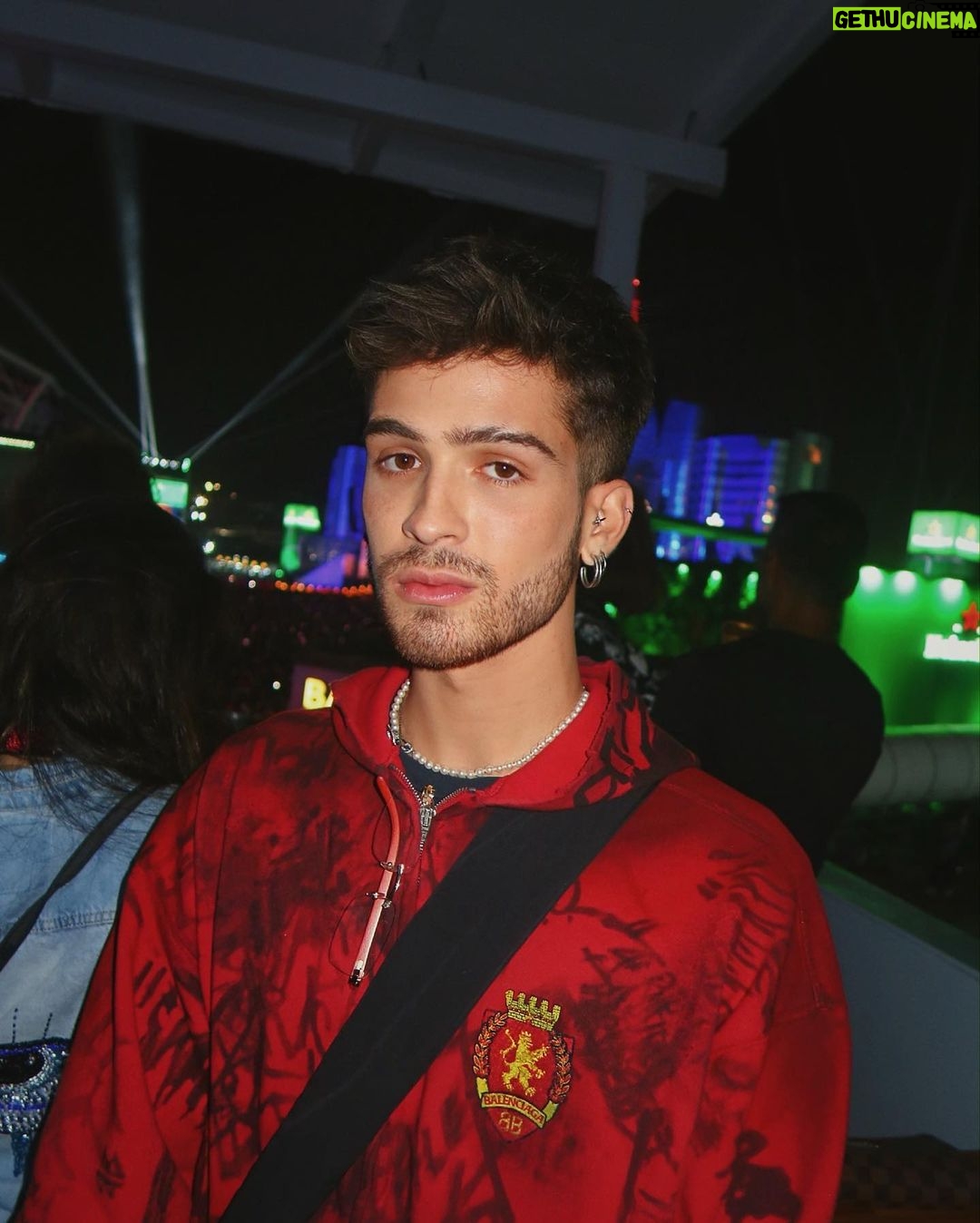 João Guilherme Ávila Instagram - drink 'til I'm drunk, smoke til I'm high castle on the hill, wake up in the sky You can't tell me I ain't fly I know I'm super fly, Autódromo de Interlagos