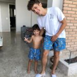 João Guilherme Ávila Instagram – Feliz 12/10, amo vocês ❤️
a criançada nem sempre escuta o que a gente fala, mas quase sempre imita direitinho o que a gente faz. Sejamos exemplo!
Fé nas crianças, fé na criança que mora dentro de você 🌟