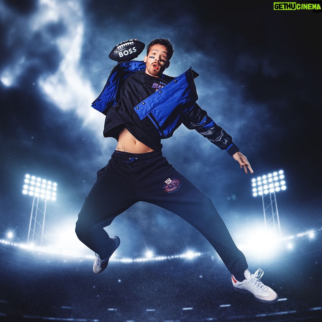 João Guilherme Ávila Instagram - Levar moda para diferentes partes da minha vida é algo que faço questão, sempre! E para deixar a gente feliz a @boss acabou de lançar um drop quente com a NFL, juntando esporte, conforto e estilo 🖤 A coleção está disponível no site e nas lojas físicas, borá que tá lindo. @boss #BeYourOwnBOSS #PlayLikeaBOSS