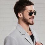 João Guilherme Ávila Instagram - Estilo, inovação e singularidade - a @rayban mandou muito neste lançamento! Os modelos da coleção #RayBanReverse ficam lindos em todos os formatos de rosto, justamente pela variedade de design e cores. Corre no site ou nas melhores óticas do Brasil e garanta o seu 😉 #RayBanPartner *publicidade