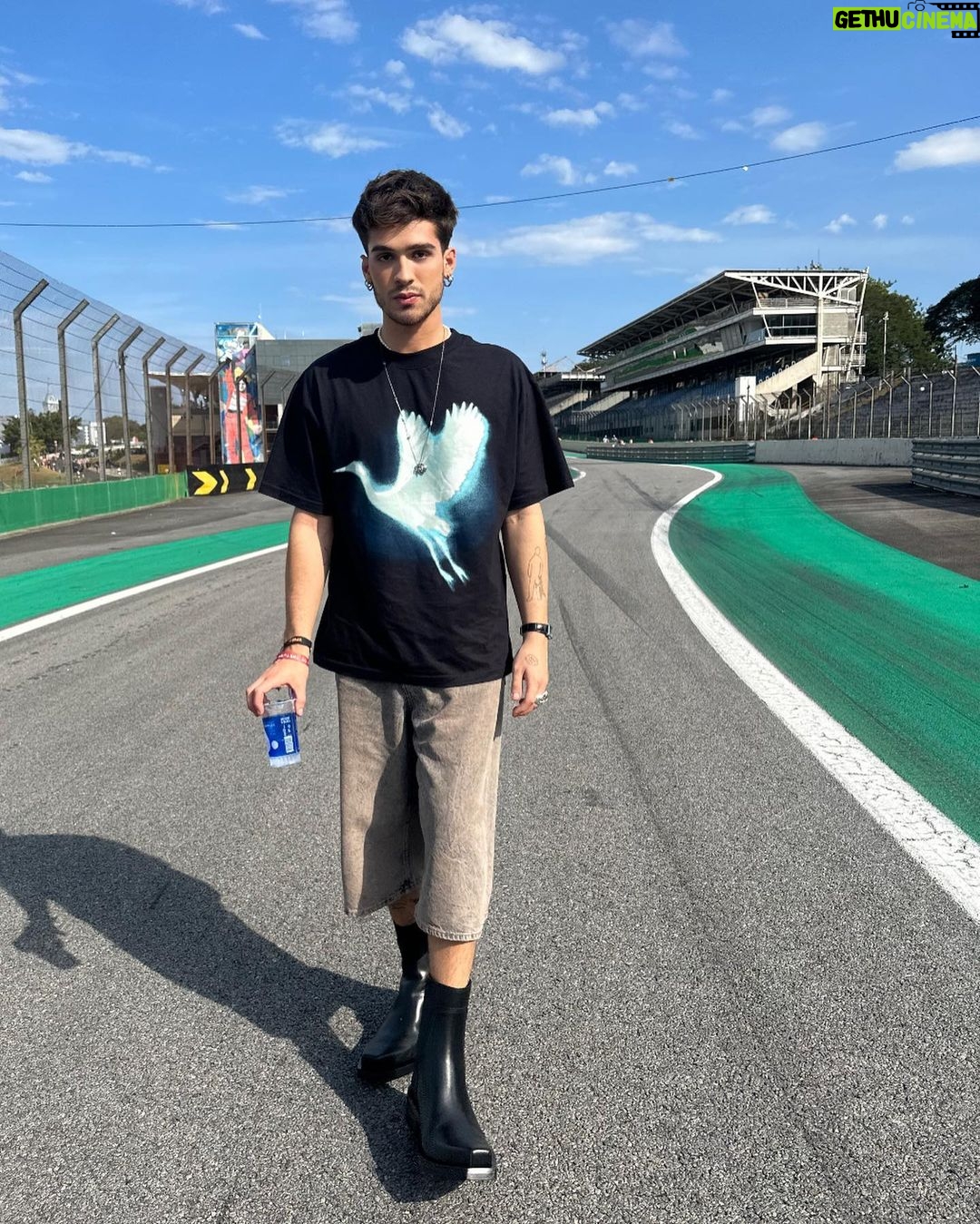 João Guilherme Ávila Instagram - DAY 2 IN TOWN. 🏴☠️ tem uma cobra na minha bota Zzzz Autódromo de Interlagos