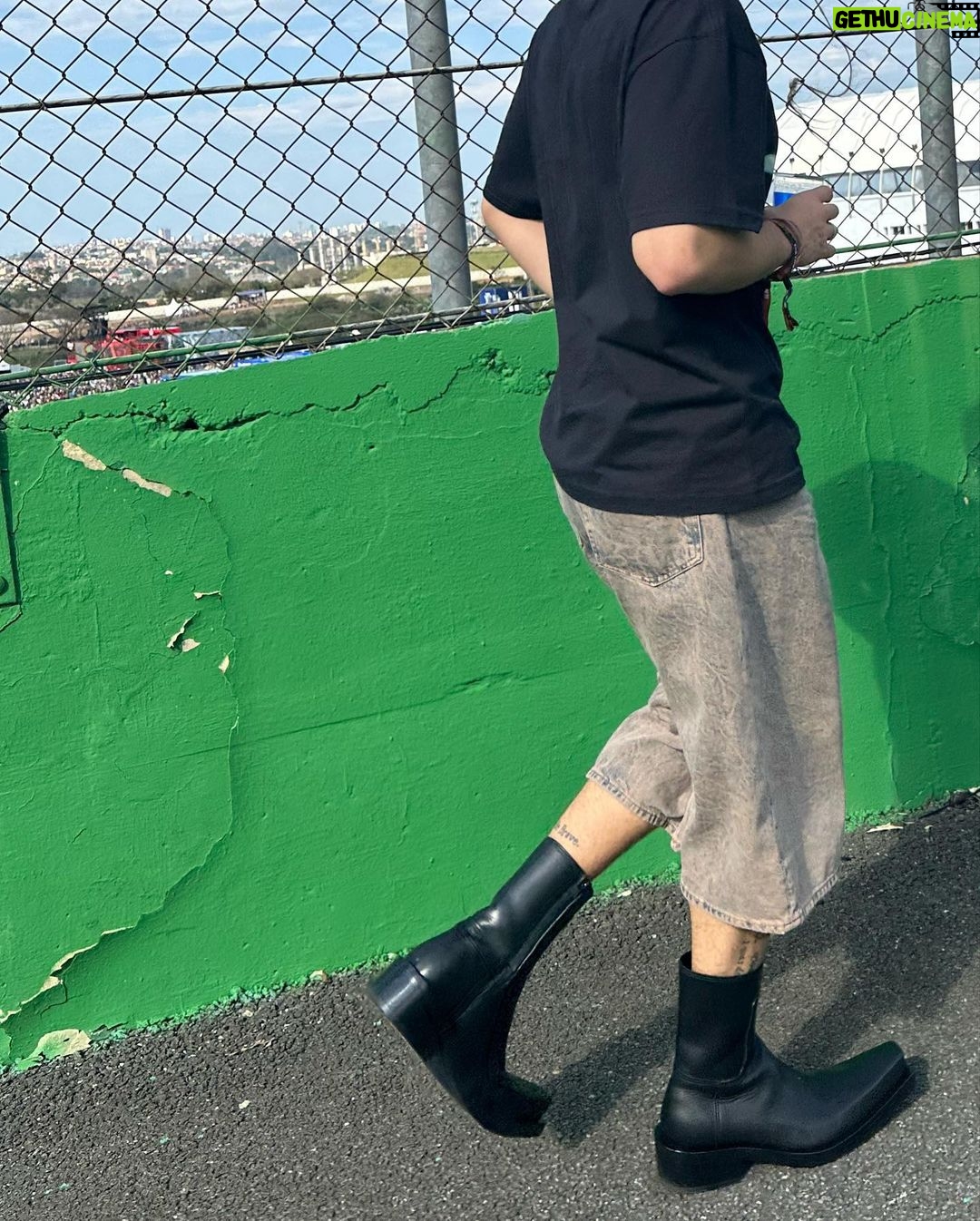 João Guilherme Ávila Instagram - DAY 2 IN TOWN. 🏴☠️ tem uma cobra na minha bota Zzzz Autódromo de Interlagos