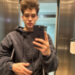 João Guilherme Ávila Instagram - eu pareço um adolescente de novo 👦🏻