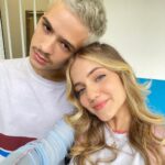 João Guilherme Ávila Instagram – A segunda parte da 1ª temporada de 
“Vicky e a Musa” já tá disponível no @globoplay 💓
mais 6 episódios quentinhos pra vcs!
vamo ver se esses dois aí tomam jeito :)