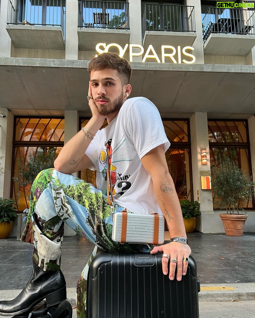 João Guilherme Ávila Instagram - Nossa primeira casa em um novo lugar a gente nunca esquece né ✨🇫🇷 Paris, France