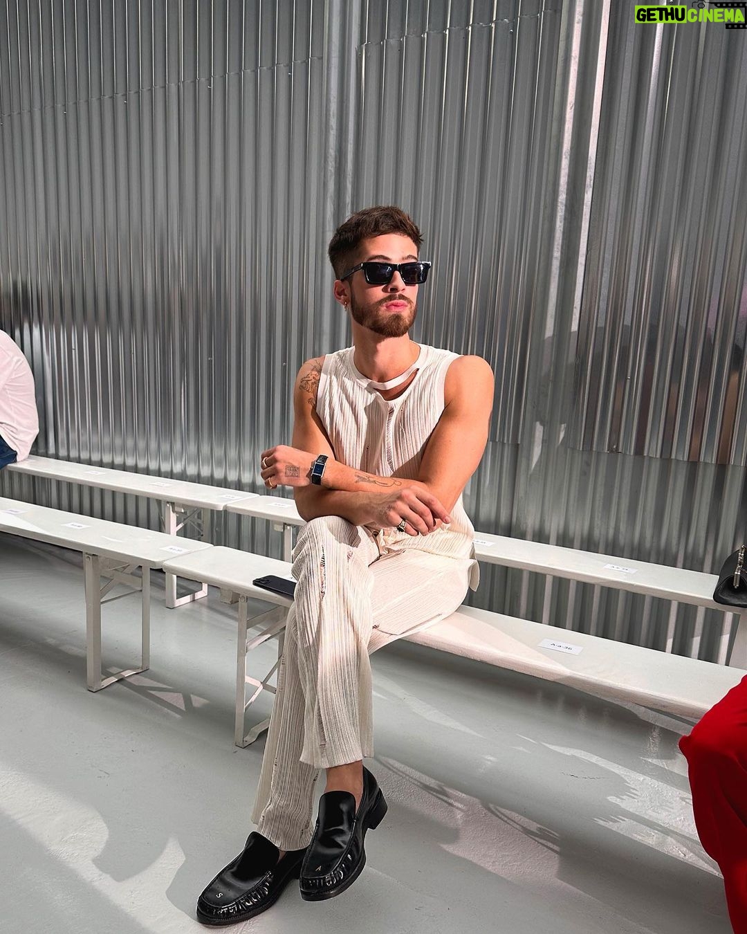 João Guilherme Ávila Instagram - Paris tem sido uma mistura de elegância e diversão, tal qual @louisgabrielnouchi ✨ stunnin’ Palais de Tokyo