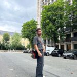 João Guilherme Ávila Instagram – Jota in Paris, 
Temp. 1 ❤️ 
Semana quente por aqui! Paris, France