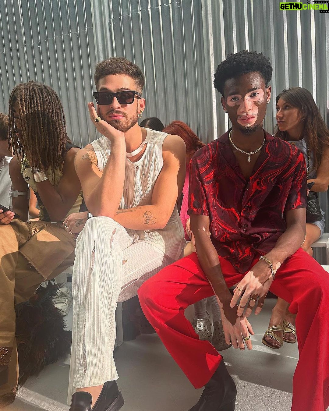 João Guilherme Ávila Instagram - Paris tem sido uma mistura de elegância e diversão, tal qual @louisgabrielnouchi ✨ stunnin’ Palais de Tokyo