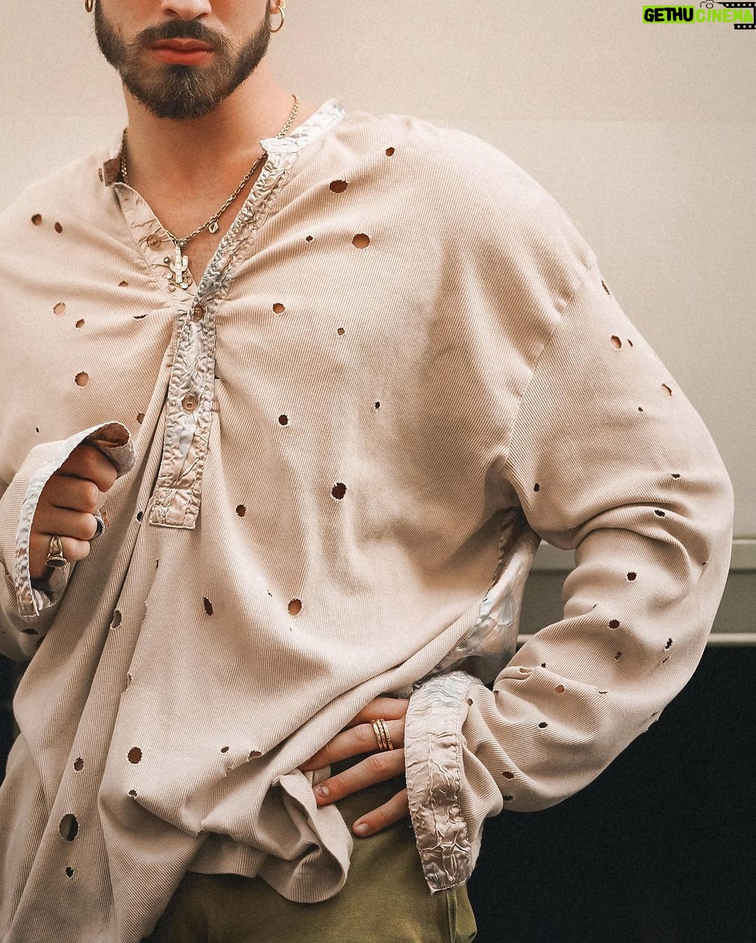 João Guilherme Ávila Instagram - Fashion é tipo comida, não da pra comer o mesmo bagulho todo dia… 🗣️ Acne Studios