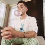 João Guilherme Ávila Instagram – Começando o carnaval destravando a boca com o dobro de tamanho e sabor. Se preparem para cantar, gritar e dar aqueles beijos com o novo Trident Max Cool Raspberry!

 #DestraveABoca  #MascaEDestrava