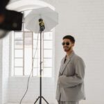 João Guilherme Ávila Instagram - #TBT da campanha que tive o prazer de fazer parte com a @rayban e apresentar para vocês os lançamento da coleção Reverse, com lentes invertidas nos modelos mais icônicos da marca! Me conta aí qual você mais gostaram #publi