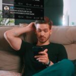 João Guilherme Ávila Instagram - Feliz dia dos solteiros para nós!! E para comemorar a @maccosmeticsbrasil está com promoção especial nas lojas e no site. Na compra de um batom vocês ganham outro totalmente de graça, e isso também vale para a máscara de cílios MAC Stack. A promo tá rolando tanto no site da marca quanto nas lojas físicas, e quem for comprar online tem frete grátis com o cupom: MAC11-JOAOGUI Não vai perder! Corra, só hoje, enquanto durarem os estoques no site e nas lojas MAC. *Publicidade #MACDiaDosSolteiros