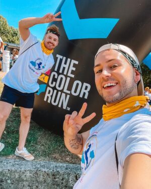 João Pedro Bernardes Instagram - O mundo precisa(va) de mais cor 🌈 

A The Color Run by Ageas é muito mais que uma corrida, é um convite para todos/as fazerem exercício físico e se divertirem! 🥰 
Obrigado @ageasgrupo pelo convite, e por tornarem o mundo num lugar mais feliz! Foram, sem dúvida, os 5km mais felizes e coloridos do Planeta!

#GrupoAgeasPortugal #thecolorrunportugal / p u b