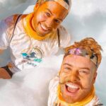 João Pedro Bernardes Instagram - O mundo precisa(va) de mais cor 🌈 A The Color Run by Ageas é muito mais que uma corrida, é um convite para todos/as fazerem exercício físico e se divertirem! 🥰  Obrigado @ageasgrupo pelo convite, e por tornarem o mundo num lugar mais feliz! Foram, sem dúvida, os 5km mais felizes e coloridos do Planeta! #GrupoAgeasPortugal #thecolorrunportugal / p u b Gondomar, Portugal