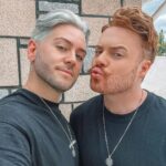 João Pedro Bernardes Instagram - Vamos a votos: combinamos? 🐭🦊 . . . #couple #lgbtq #portugal #caracoroa #caracoroablog #hairtransformation