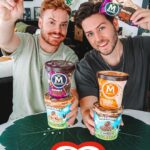 João Pedro Bernardes Instagram - Vocês pediram, aqui está: vamos experimentar uma das novidades dos gelados Olá: o cornetto de filipinos brancos 🤤🍦 E se te dissermos que podes ter este cornetto e muitos mais @olagelados à tua porta em minutos? E com um mega desconto?! 👀 Entra na loja ‘Gelados by Olá’ na Uber Eats e tem uma oferta de 5€ numa compra igual ou superior a 15€, usando o código OLACARACOROA 🤍 Podes usufruir da promo apenas até ao dia 31 de Maio‼️ Encomenda já o teu e diz-nos se também tem o teu selo de aprovação! ⭐️ . . . P U B #OLÁ #Cornetto #Magnum #MagnumIceCream #BenAndJerrys #Gelado #Gelados #IceCream #food #foodies #filipinos