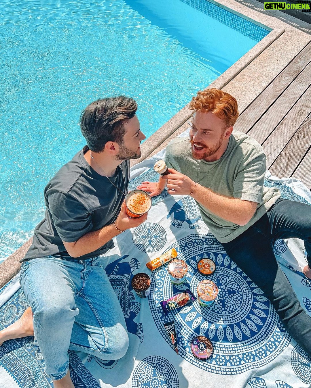 João Pedro Bernardes - 3.9K Likes - Provámos as novidades dos gelados Olá no vídeo que acabou de sair no canal! 🍦
E se te dissermos que podes ter todos estes @olagelados à tua porta em minutos? E com um mega desconto?! 👀
Entra na loja ‘Gelados by Olá’ na Uber Eats e tem uma oferta de 5€ numa compra igual ou superior a 15€, usando o código OLACARACOROA 🤍
Podes usufruir da promo apenas até ao dia 31 de Maio‼️
De que estás à espera? Pede já os teus gelados e diz-nos nos comentários qual gostaste mais! 🤤
O link do vídeo está na bio!
.
.
.
P U B
#OLÁ #Cornetto #Magnum #MagnumIceCream #BenAndJerrys #Gelado #Gelados #IceCream #food #foodies