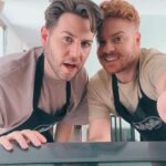 João Pedro Bernardes Instagram - O Menu Cara Coroa acabou de sair do forno! Um site que inclui as nossas receitas preferidas, feitas no canal e que vocês gostaram! 👨🏻‍🍳 Isto foi cozinhado com a ajuda da @dominios.pt e da campanha zero euros, que nos ofereceu o registo do domínio, o site e o e-mail! ☺️ E temos aqui um bónus para ti! Por fazermos parte do #clubedominiospt, criámos um guia onde partilhámos todo o nosso processo, com um step by step para te ajudar a tirar a tua ideia da gaveta, ou do forno, ou de onde quiseres!! 💥 Agora é a tua vez! 🍀 PUB