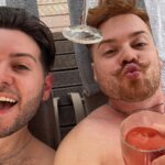 João Pedro Bernardes Instagram - Resumo do primeiro dia destes dois perdidos pela ilha ✈️🏝️ . . . #madeira #ilhadamadeira #visitportugal #visitmadeira #travel #lifestyle #foodie #couple #lgbtq #portugal #caracoroablog Funchal, Madeira, Portugal