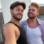 João Pedro Bernardes Instagram – Esta foto foi tirada a 31 de Julho de 2022, na nossa futura casa, duas semanas antes de começarem as obras.
Mal sabíamos nós o que aí viria! Mas de duas coisas tínhamos a certeza:
1. De que seria uma das fases mais felizes da nossa vida, e de que
2. Queríamos partilhar tudo convosco. Só assim faria sentido 🥰
Obrigado a quem nos apoia e faz com que este nosso sonho, seja a nossa vida! Vocês são os maiores!! 🥹❤️
.
.
.
#CasaCaraCoroa
#lifestyle #portugal #ginger #ruivo #redhead #couple #lgbt #home #homemakeover #diy #obras #construcao #renovation #makeover
