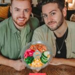 João Pedro Bernardes Instagram – Hoje temos uma novidade (salgadinha?) do Mercadona: uma Pokebowl! Será que vale a pena? 👀🤤

Diz-nos se já provaste ou se gostavas de provar! 🐠 Em breve voltaremos com novos episódios!✌🏻
.
.
.
#ANossaPrimeiraVez #lifestyle #portugal #food #comida #foodies #couple #couplelgbt #lgbt #reels #compras #ginger #ruivo #sushi #poke #mercadona #pokebowl #mercadonaportugal