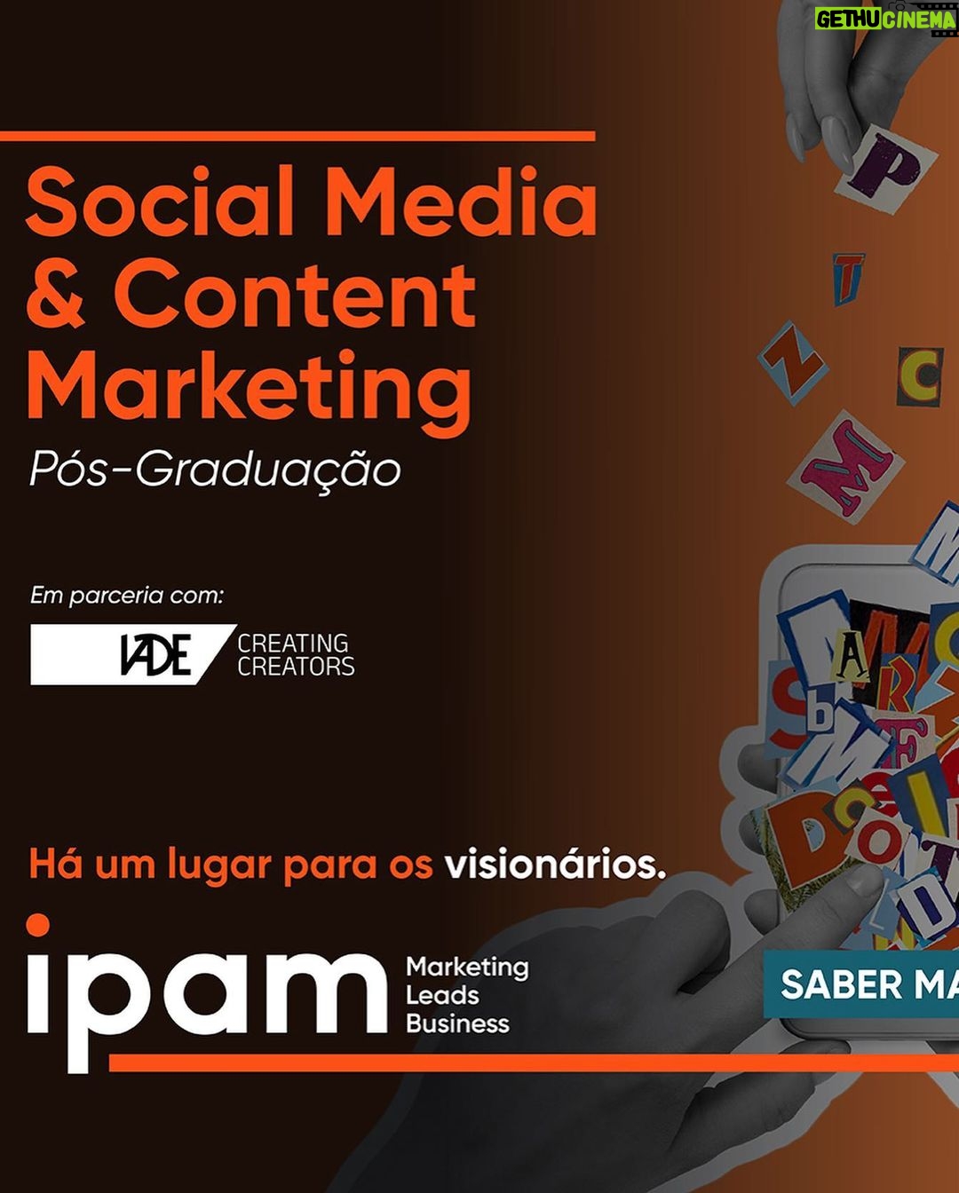 João Pedro Bernardes Instagram - É com muito muito orgulho que posso finalmente partilhar o meu próximo desafio na docência: a coordenação da mais recente Pós-Graduação em Social Media & Content Marketing no IPAM Porto, em parceria com o IADE - Creative University. Assumo esta coordenação em conjunto com António Mendes, Diretor da RFM, que tem sido um apoio! 🙏🏻 Estou mesmo muito entusiasmado com esta oportunidade porque me permite unir os ‘meus’ dois mundos: Por um lado, a paixão que tenho por aprender e viver o Marketing, já desde os meus 16 anos, e por outro, a possibilidade de partilhar, também enquanto docente da Pós-Graduação, tudo o que fui aprendendo com o Cara Coroa, o projeto digital ao qual me entreguei completamente e que permite que a criação de conteúdos digitais seja hoje a minha profissão! Mas voltando à Pós-Graduação: este programa foi desenhado de forma a criar um ambiente académico inovador onde a criatividade e o Marketing trabalham em conjunto para o sucesso das áreas associadas ao Social Media e criação de conteúdo digital! A primeira edição de sempre arranja já em Outubro, mas se quiserem saber mais, espreitem o destaque ‘marketing’ no meu perfil, coloquei lá os links de tudo! Quem sabe não nos encontramos na sala de aula! ☺️ Entrei no IPAM em 2009, e desde então foi sempre a minha segunda casa. Hoje, é ainda mais, de uma forma especial. O João de 16 anos iria ficar muito orgulhoso, espero que vocês também! ❤️ Ps. Swipe left para uma viagem no tempo! #socialmedia #marketing #contentmarketing #digital #creative #ipam #ipamporto #portugal