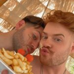 João Pedro Bernardes Instagram - Resumo do primeiro dia destes dois perdidos pela ilha ✈️🏝️ . . . #madeira #ilhadamadeira #visitportugal #visitmadeira #travel #lifestyle #foodie #couple #lgbtq #portugal #caracoroablog Funchal, Madeira, Portugal