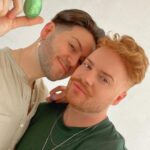 João Pedro Bernardes Instagram - Feliz Páscoa 🐣 em quantos segundos acham que estes ovos foram devorados? 🤔😂 . . . #pascoa #easter #portugal #caracoroablog #caracoroa #youtube #youtubeportugal #couple
