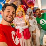 João Pedro Bernardes Instagram - Ontem fomos desafiados a fazer algo completamente diferente do que estamos habituados 👀 fomos hosts do fan event da @comicconportugal e @epopcultureuniverse para a ante-estreia do filme Super Mario Bros da @universalpicturespt 🍄 foi incrível podermos fazer parte deste evento! O filme estreia hoje e tem tudo aquilo que os fãs do Super Mario desejam: aventura, comédia e o universo dos videojogos ⭐️ . . . #comicconportugal #epopculturenews #universalpicturespt #SuperMarioBrosOFilme #antestreia #nintendo #cinema #portugal #caracoroablog #caracoroa #youtube #youtubeportugal