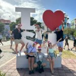 João Pedro Bernardes Instagram - Fui muito feliz estes dias 🤍🏝️ Desligar um bocadinho do digital e estar com as pessoas que mais gostamos faz milagres à alma 🥰 #MuchoAmor 🌈