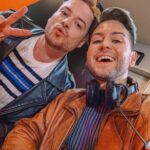 João Pedro Bernardes Instagram - O João e o Pedro de há 5 anos atrás iriam ficar tão orgulhosos deste momento das suas vidas! O Cara Coroa é o nosso compromisso, é algo tão profundo e especial para nós, que apenas podemos agradecer a todos que nos têm feito sorrir e têm sorrido connosco 🧡 Obrigado à @megahitstagram por nos ter dado o tempo e espaço para celebrar este momento com vocês! Estamos felizes! 🫶🏻