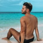 João Pedro Bernardes Instagram - Fui muito feliz estes dias 🤍🏝️ Desligar um bocadinho do digital e estar com as pessoas que mais gostamos faz milagres à alma 🥰 #MuchoAmor 🌈