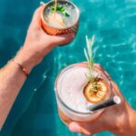 João Pedro Bernardes Instagram - 8 dias de 🤍🍸🌊🌞🍦 ps. a foto 9 está… 🥹👶🏼 . . . #caracoroablog #beach #lifestyle #outfit #youtuber #vlogger #explore #igersportugal #portugal #spain #visitspain #alicante #couple #lgbt Alicante, España