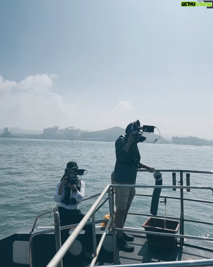 Jo Yoo-jin Instagram - :) 요즘 바다낚시에 푹 빠져 있는거 아는 분들은 아시쥬 🎣 방대한 사진들을 어떻게 올릴까 고민하다 밀리고만 있어서 모음집 올려봅니다 😉 #다이와코리아 #낚도녀 유튜브 매주 목요일 6시 업로드 ! 다들 보고 캡쳐만 보내지 말구 댓글로 많은 관심 보여줘여 ❛˓◞˂̵✧ ♥️ 요즘 가족보다 더 자주 만나는 #다이와 #스튜디오플렉토 #낚도녀 고맙고 스릉흡니데이 ♥️