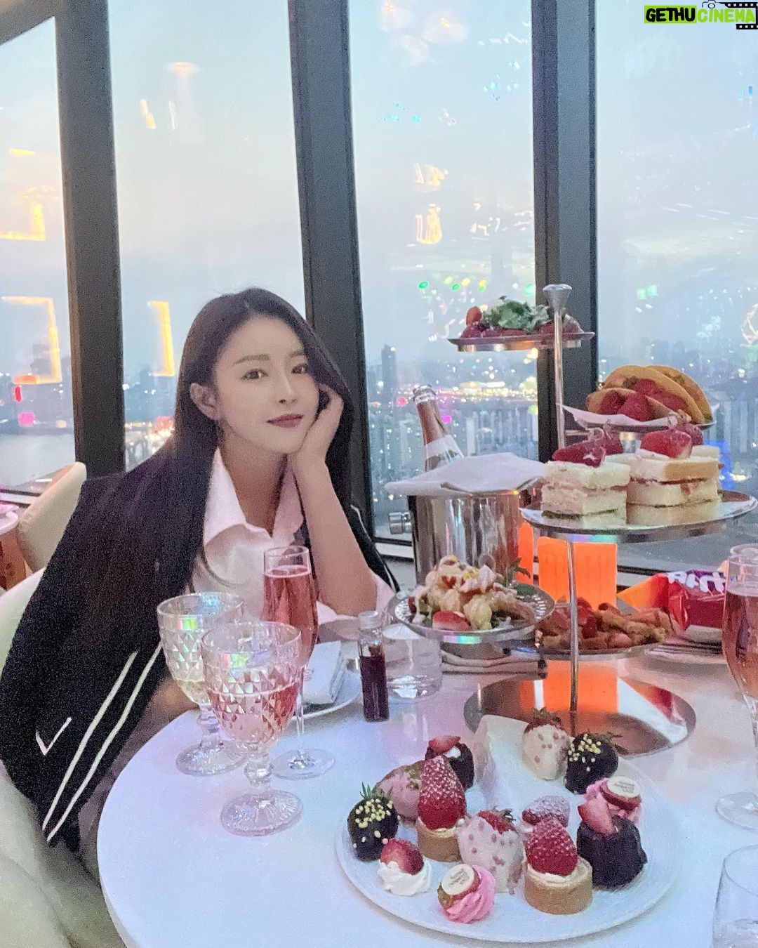 Jo Yoo-jin Instagram - #κ΄κ³ λΈκΈ°πλ·ν μμ¦ λλκΈ°μ μ λλλ
λμλ€μ΄λ #μμΈλλκ³€μν° #νΉμ€λ² μΌμ΄μ
λ€λ
μμ§ π«Άπ» μ λ
λλκΉ μ¬κΈ°κ° μ #μμΈλ·°λ§μ§ μΈμ§ μκ² λλΌ π λΈκΈ° μμμ΄ λ¨Ήμ λ π #λΈκΈ°λ¨Ήκ³ κ°λ #λΈκΈ°νμ #λΈκΈ°λ·ν #μ€μΉ΄μ΄νΉλ€ #μμΈλλκ³€μν° Seoul Dragon City μμΈλλκ³€μν°