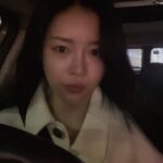 Jo Yoo-jin Instagram - #광고 x @re_you_clinic 연말에 잦은 모임으로 이중턱+볼살쳐짐이 점점 심해지길래 2주 전 , 극약처방하러 #이유클리닉 방문 🙌🏻 제가 추천 받은 #리프팅 레이저 프로그램은 ‘#올리쎄라’라고 ‘올리지오+울쎄라‘가 합쳐진 레이져인데요! 시술후 LDM소노케어 후 관리까지 해주셔서 며칠 뒤 촬영에도 붓기 걱정 없었습니다 😆 이유클리닉에 반해버린 이유 ☝🏻 1. 100% 예약제로 프라이빗한 관리! 2. 원장님이 직접 상담하시고 섬세한 손길의 시술! 허보경 대표 원장님은 서울대 전문의신데 런던 패션 스쿨에서 패션까지 함께 전공하셨대요! 섬세하고 예민한 감각의 터치.. 어느 정도일지 짐작이 가시죠? 🤭 6번 영상은 이중턱보고 충격받은 나.🥹 7번 영상은 시술받고 집에 오는 길에 사라졌던 앞볼 볼륨도 보여서 신난 나.😆 다들 새해가 됬으니 쳐진 피부 끌어 올리러 가요 🤍 #올리쎄라 #울쎄라 #올리지오 #리프팅추천 #압구정피부과 #이유클리닉 #패션닥터 #허보경원장 압구정 Apgujung