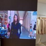 Jo Yoo-jin Instagram - " EUNE ᴘᴏᴘᴜᴘ sᴛᴏʀᴇ " 오피스룩으로 잘 알려져있는 브랜드 #EUNE 1월 한달 간 센트럴시티에서 만나보실수 있어요 ✨ 깔끔하게 핏이 딱 떨어지는 셔츠 퀄리티에 반했는데 봄 신상도 너무 예뻐서 다 데리구 오고 싶었다는 😚 #센트럴시티 #실물으네 #센트럴으네