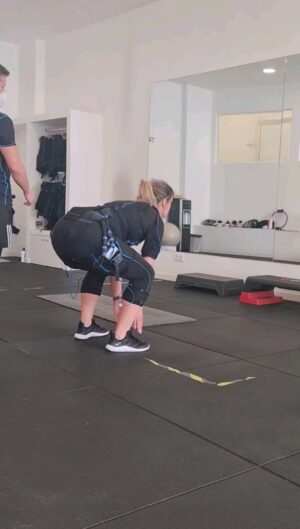 Joana França Instagram - 🔥Hoje tivemos mais um treino de HIIT🔥 com a nossa querida @joanafranca_oficial (treino intervalado de alta intensidade) 

No @efit_benfica o treino de hiit com EMS-WB (Eletroestimulação Muscular do corpo todo), aumenta o seu metabolismo preservando a massa muscular e melhora a sua capacidade respiratória 💪🏻

Conseguimos assim:

⚡Treinar com resultados garantidos de forma eficaz⚡