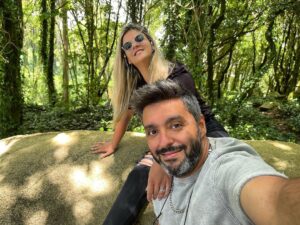Joana França Instagram - Diz que são 14… 14 anos de casados! 🎉🎉🎉
Bolas… ouvindo assim parece que estamos a ficar velhos 😂😂😂 #velhossãoostrapos #somoscomoovinhodoporto #bestfriend #bestfriendgoals #myhubby #bestteam #life #love #iloveyou #bodasdemarfim