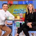 Joana França Instagram - Sobre a minha ida à Praça da Alegria, hoje! ✨ Nos tempos que correm, quando é urgente equipar-mo-nos das melhores ferramentas internas, que nos podem exponenciar, fico grata por poder falar sobre uma missão de vida e sobre esta nova profissão que abracei: o Coaching! Para clarificar algumas mensagens que recebi hoje: O Coaching é encarado como um processo de desenvolvimento humano. O mesmo pretende, igualmente, ajudar/promover ao cliente a criação do seu próprio caminho, desde o seu estado atual até ao seu estado desejado. Não! Não deixei der ser actriz! Não! Não deixei de ser cantora! Não! Não deixei de ser tudo o resto a que me dedique e entregue, na minha vida, porque se for conciliável e me deixar realizada e feliz, é APENAS isso que importa! É sobre simplesmente dizer que tenho disponível um coração e uma mente com ferramentas para ajudar quem quiser/precisar. Obrigada pelo carinho de tantos, obrigada pela generosidade de muitos. A vida só faz sentido se partilhada! ❤️ #joanafrança #joanafrançacoach #coach #coaching #desenvolvimentopessoal #pnl #health #life RTP - Rádio e Televisão de Portugal