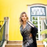 Joana França Instagram - 𝘿𝙚𝙨𝙚𝙣𝙝𝙖 𝙦𝙪𝙚𝙢 é𝙨 𝙚 𝙨ê 𝙘𝙤𝙚𝙧𝙚𝙣𝙩𝙚! 𝙉ã𝙤 𝙥𝙚𝙧𝙢𝙞𝙩𝙖𝙨 𝙦𝙪𝙚 𝙣𝙖𝙙𝙖 𝙣𝙚𝙢 𝙣𝙞𝙣𝙜𝙪é𝙢 𝙩𝙚 𝙙𝙚𝙛𝙞𝙣𝙖. 𝘿𝙚𝙘𝙞𝙙𝙚 𝙚 𝙚𝙨𝙘𝙤𝙡𝙝𝙚 𝙦𝙪𝙚𝙢 é𝙨 𝙣𝙤 𝙢𝙖𝙩𝙩𝙚𝙧 𝙬𝙝𝙖𝙩! Sessão fotográfica, maravilhosamente feita pela fabulosa Marta Curto. Photo by @martacurtophotography Hair and Make up by @eva_lopes3 Clothing by @hippielosophie Fotografia captada no Vila Galé Paço De Arcos - Collection PALÁCIO DOS ARCOS @vilagale @vilagalepalaciodosarcos . . . #joanafrança #martacurtophotography #vilagale #vilagalepalaciodosarcos #evalopes #hippielosophie #photography #photoshoot #loveyourself Hotel Vila Galé Paço De Arcos