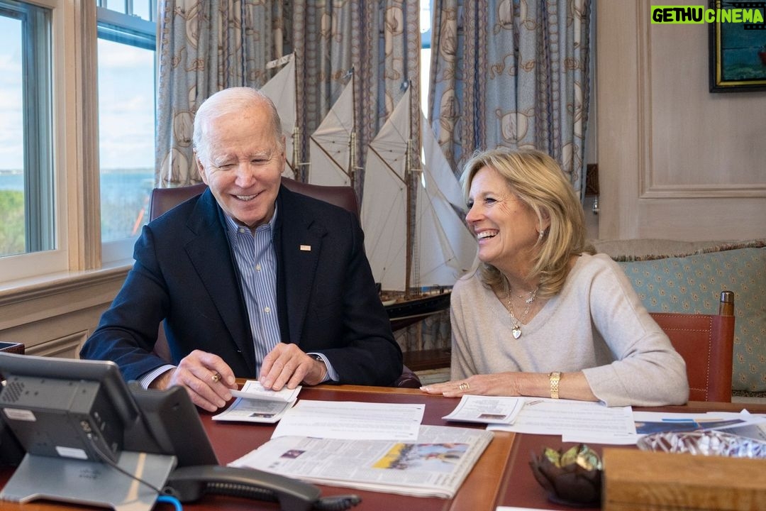 Joe Biden Instagram - Jill and I hope you are able to spend time with your loved ones this holiday season. During this time, we’re also thinking of the brave women and men in uniform who defend our nation, many of them away from their families. We wish you joy and happiness this Christmas Eve.